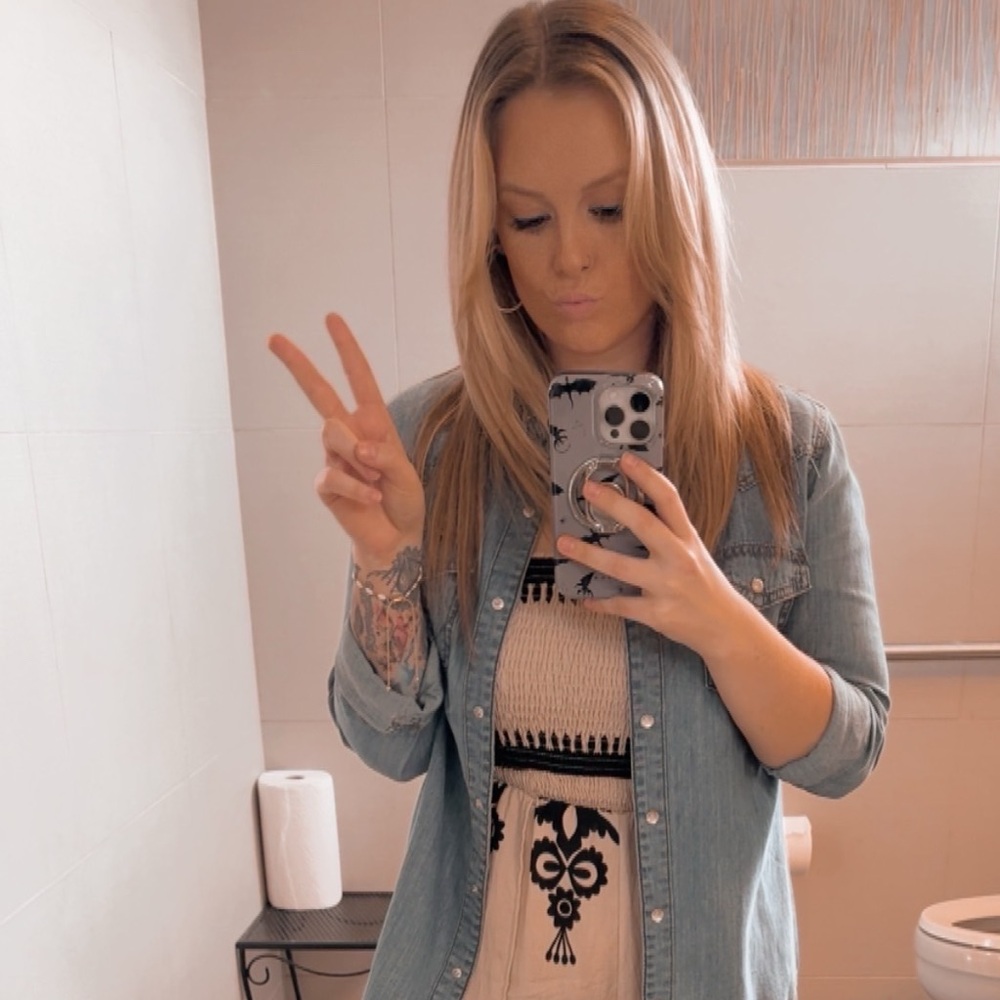 Meet your Posher, Karami